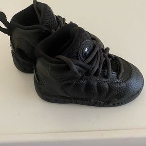 Toddler black Jordan’s size 5c